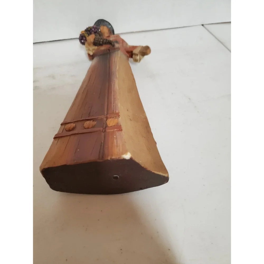 vintage resin Thanksgiving pilgrim couple figurine set